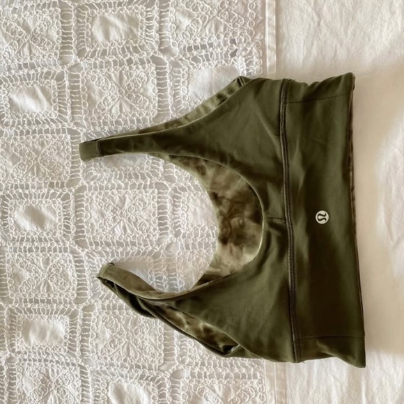 Lululemon Sports Bra & Leggings - Picture 3 of 7